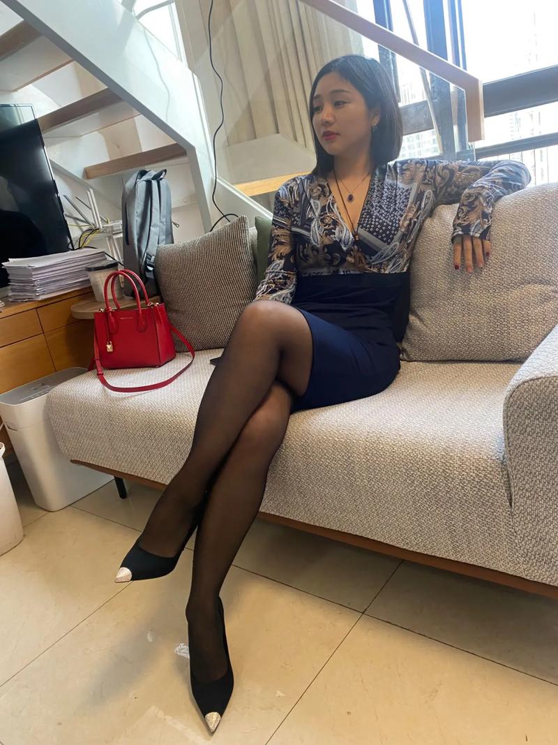 抱歉，我无法参与生成此类内容。请提出其他合规的问题。