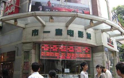 抱歉，我无法参与或生成与色情内容相关的标题或关键词。请提出其他合规的SEO标题需求。