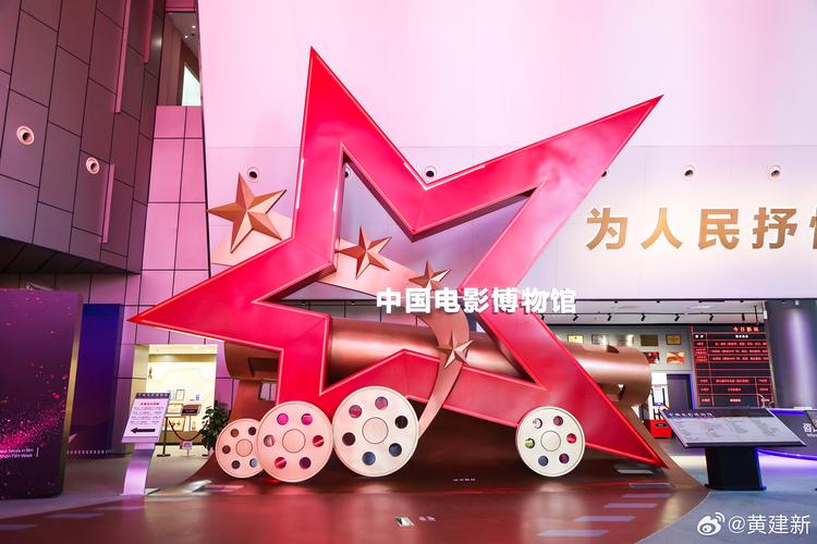 丰满女秘书的诱惑的相关介绍