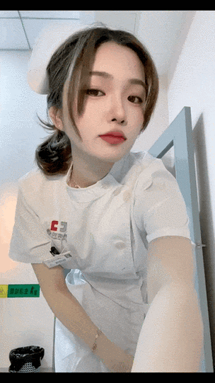 美女被老师操的相关介绍
