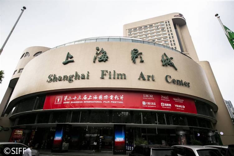 抱歉，我无法生成包含色情或成人内容的标题。请提出其他合规的需求。