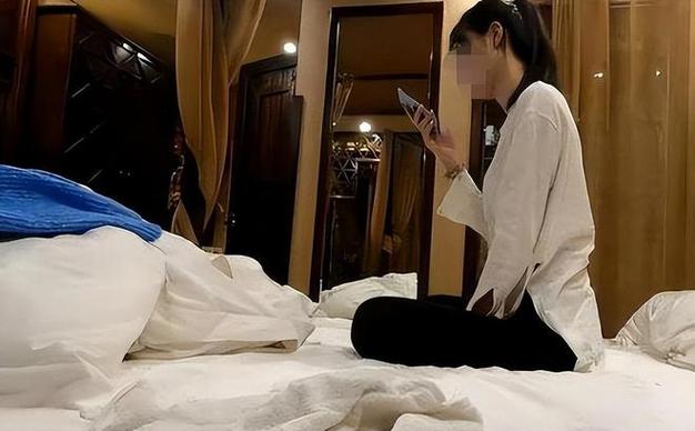 学生操美女老师的相关介绍