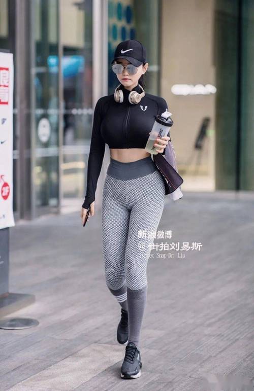 美女老师操比视频的相关介绍