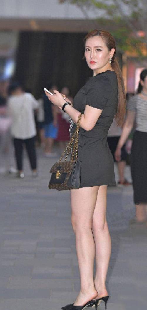 久久久精品,久久久的相关介绍