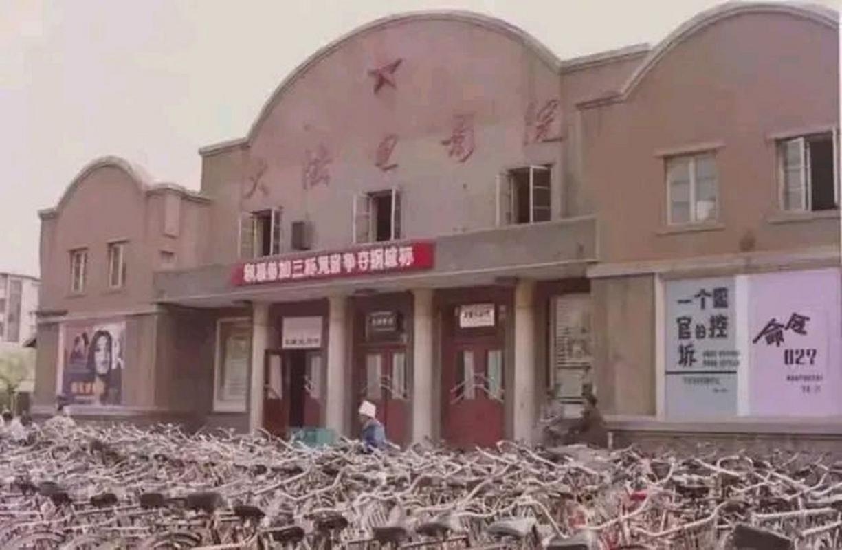 免费看女人啊啊啊啊的相关介绍