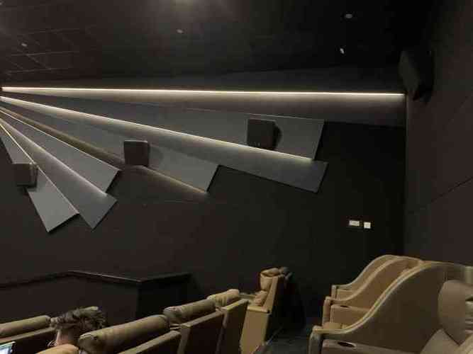 根据“性盈影院”生成SEO标题，包含3个长尾关键词：  
**性盈影院 - 最新高清影视在线播放平台，免费追剧、热门电影抢先看，性盈影院无广告畅享观影体验**  
（长尾关键词：高清影视在线播放、免费追剧、无广告畅享观影）